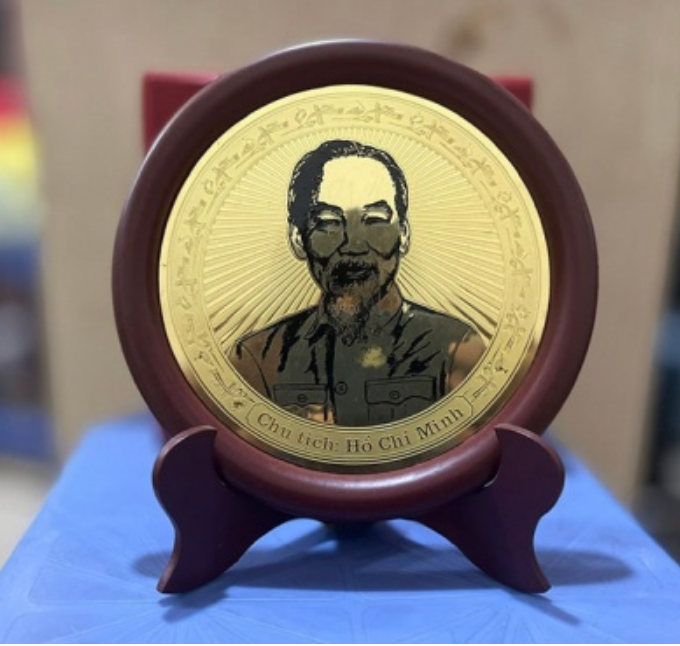 Đĩa lưu niệm bác Hồ